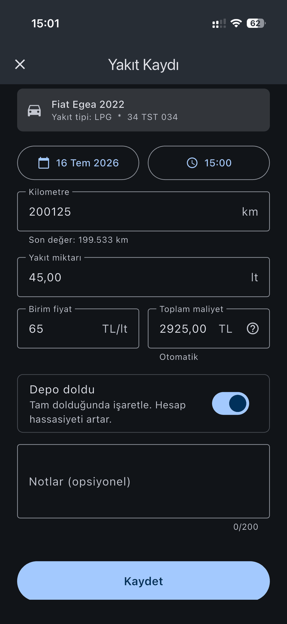Yakıt kaydı ekranı: kilometre, litre, birim fiyat, toplam maliyet